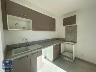  Appartement à louer 4 pièces 100 m²
