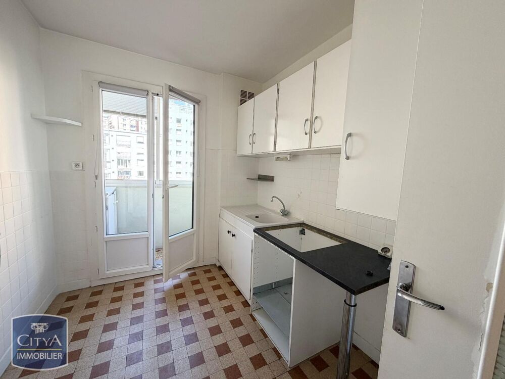 À LOUER : Appartement T3 situé à Grenoble. Avec une cave....