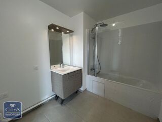  Appartement à louer 3 pièces 76 m²