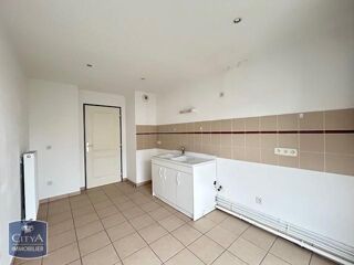  Appartement à louer 4 pièces 102 m²