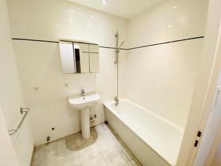  Appartement à louer 3 pièces 48 m²