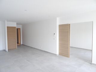  Appartement à louer 4 pièces 87 m²