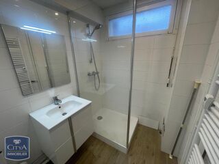  Appartement à louer 3 pièces 56 m²