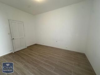  Appartement à louer 4 pièces 97 m²