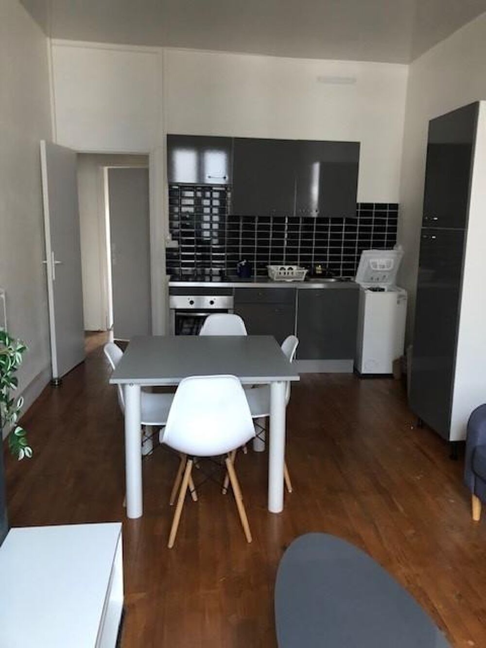 F2 meublé secteur SOLEIL - appartement offrant un hall d....