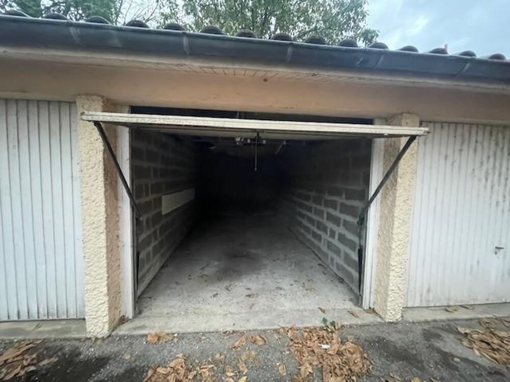 location Parking / Garage Décines-Charpieu (69150)
