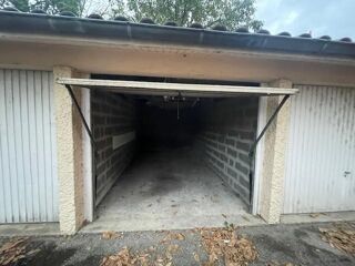 location Parking / Garage Décines-Charpieu (69150)