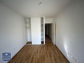  Appartement à louer 4 pièces 102 m²