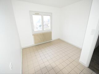  Appartement à louer 4 pièces 80 m²