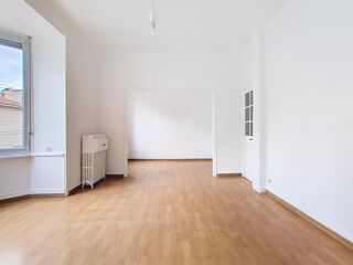  Appartement à louer 4 pièces 102 m²