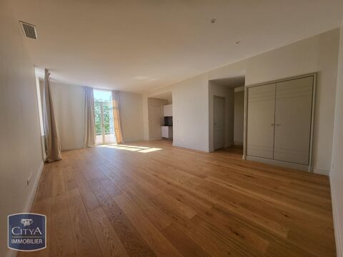 Appartement � louer 5 pi�ces 125 m� Saint-raphael