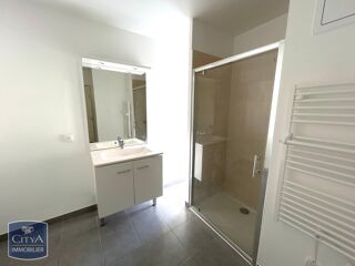 Appartement à louer 4 pièces 80 m²
