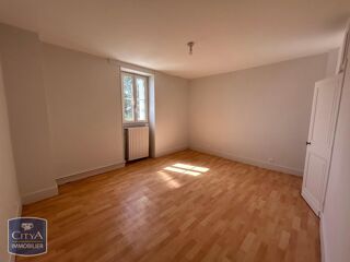  Appartement à louer 3 pièces 82 m²