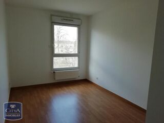  Appartement à louer 4 pièces 89 m²