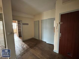  Appartement à louer 2 pièces 79 m²