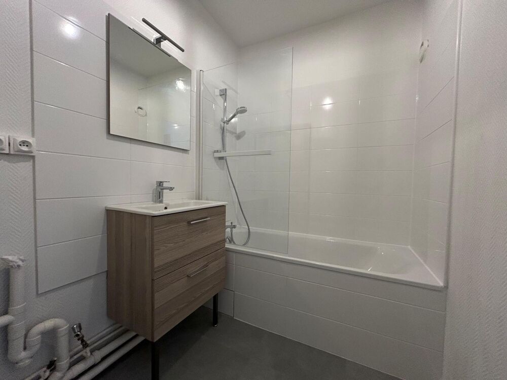 Trousseau - À LOUER : Appartement T1 situé à Chambray-le....