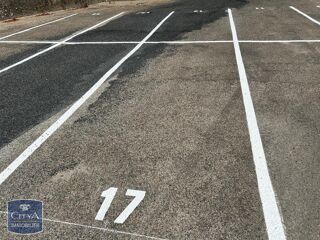  Parking / Garage à louer 