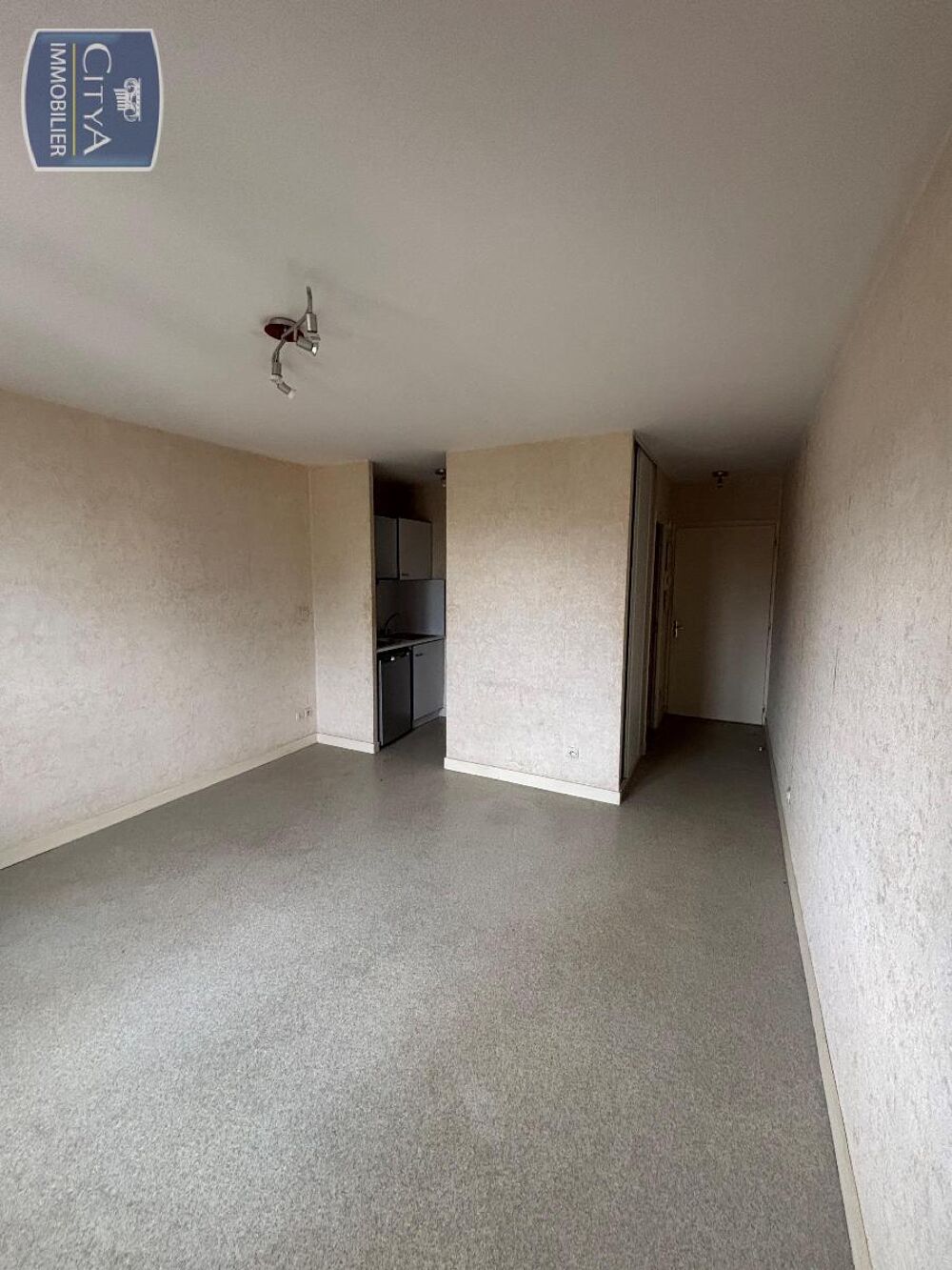 location Appartement - 1 pièce(s) - 23 m² Poitiers (86000)