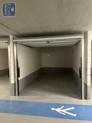  Parking / Garage à louer 