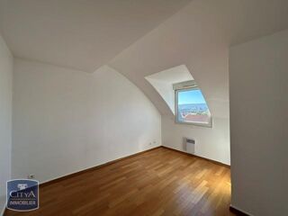  Appartement à louer 4 pièces 100 m²