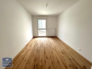  Appartement à louer 4 pièces 92 m²