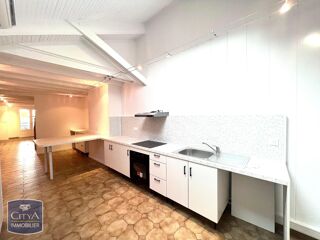  Appartement à louer 3 pièces 113 m²