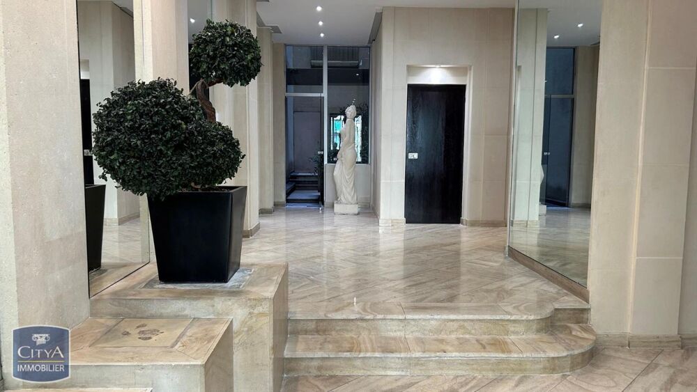 location Appartement - 4 pièce(s) - 136 m² Paris (75116)