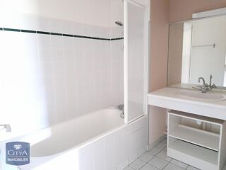  Appartement à louer 3 pièces 82 m²