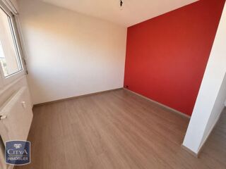  Appartement à louer 4 pièces 80 m²