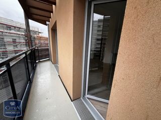  Appartement à louer 3 pièces 65 m²