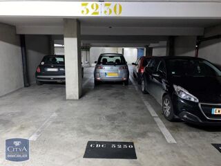  Parking / Garage à louer 