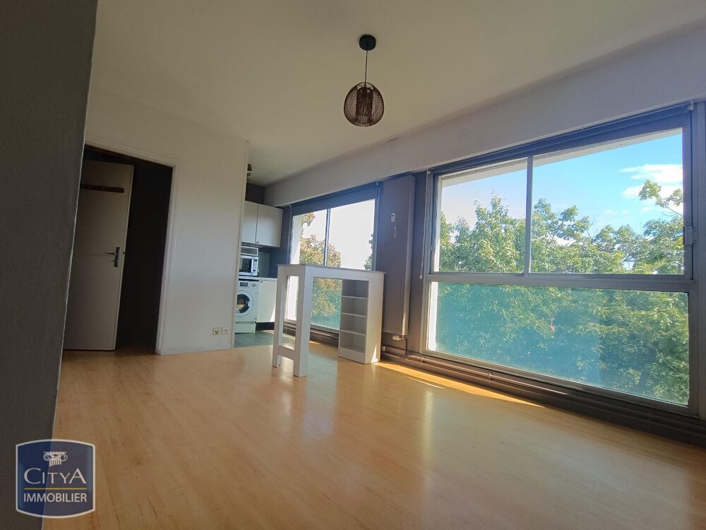 À LOUER :Appartement lumineux, idéalement situé dans un ....