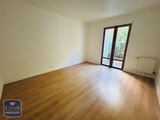  Appartement à louer 3 pièces 65 m²