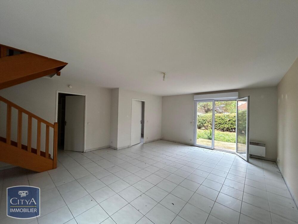 À LOUER : Maison T4 avec jardin et garage, située à TARB....