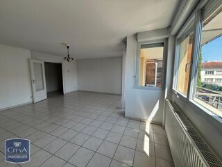  Appartement à louer 4 pièces 102 m²