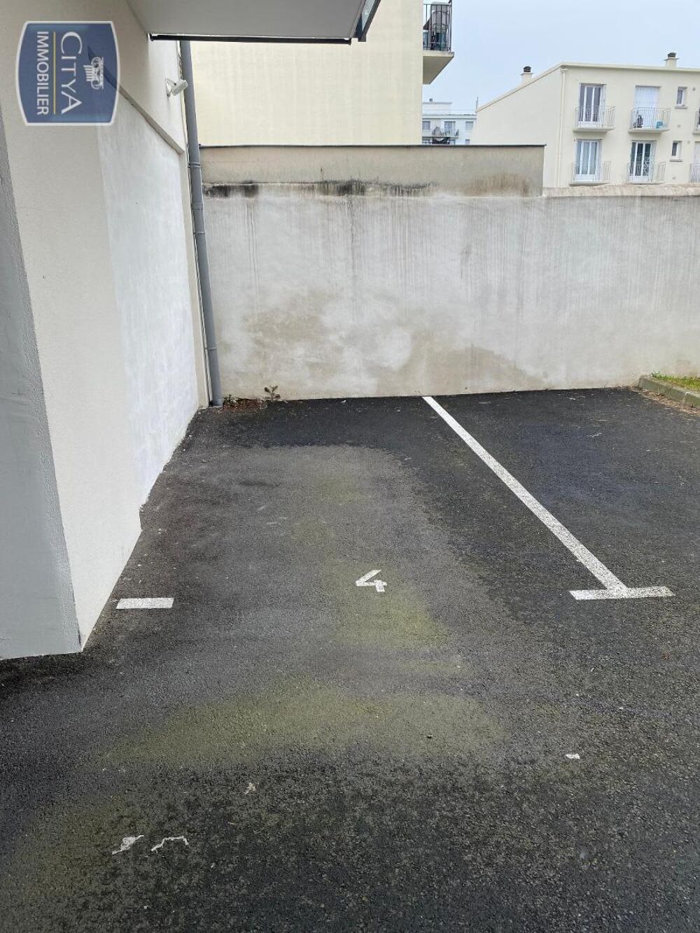 location Parking / Garage Tours (37000)