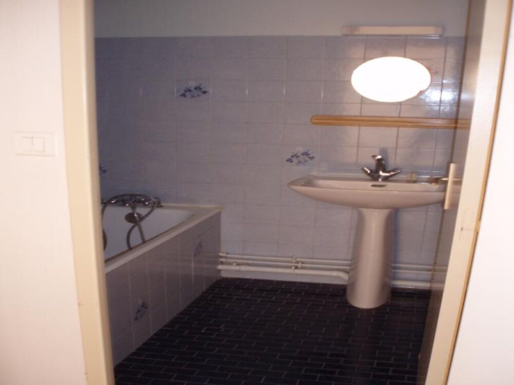 UNE RESIDENCE AGREABLE... Studio situé au CLOS LACRETELL....