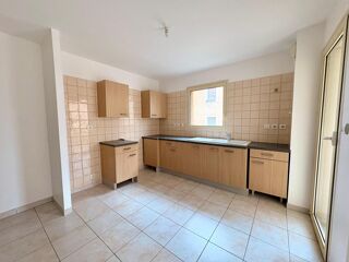  Appartement à louer 3 pièces 87 m²