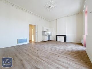  Appartement à louer 2 pièces 55 m²