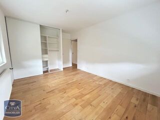  Appartement à louer 4 pièces 128 m²