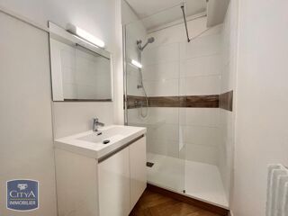 Appartement à louer 2 pièces 37 m²