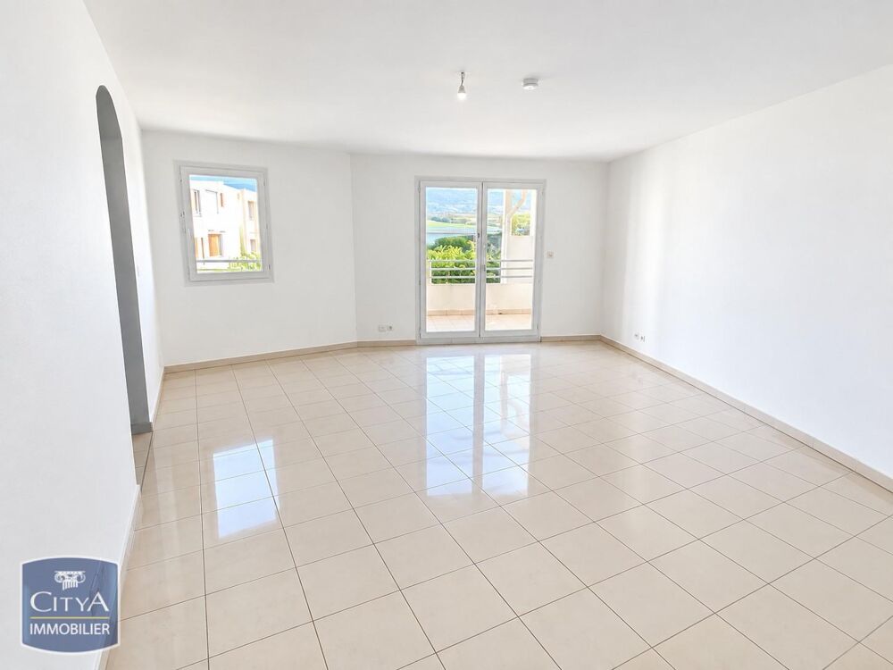 location Appartement - 3 pièce(s) - 69 m² Sainte-Marie (97438)