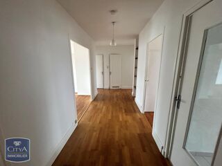  Appartement à louer 3 pièces 83 m²