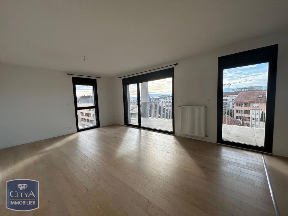 EXCLUSIVITÉ - Appartement T3 avec grande terrasse à Anne....