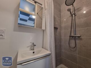  Appartement à louer 1 pièce 27 m²
