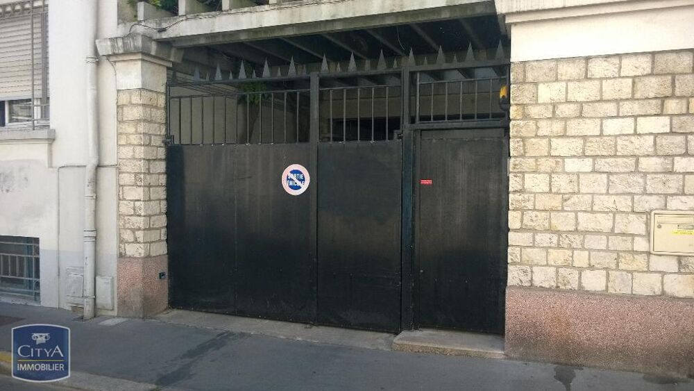 location Parking / Garage Tours (37000)
