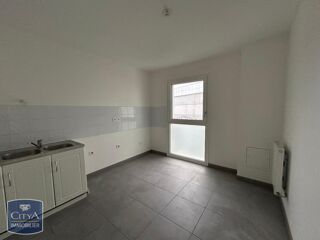  Appartement à louer 4 pièces 93 m²