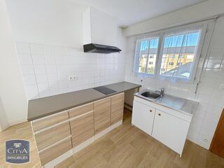  Appartement à louer 2 pièces 32 m²