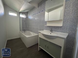 location Maison - 2 pièce(s) - 91 m² Chasseneuil-du-Poitou (86360)