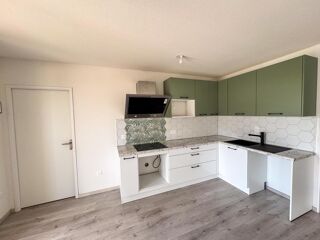  Appartement à louer 4 pièces 79 m²